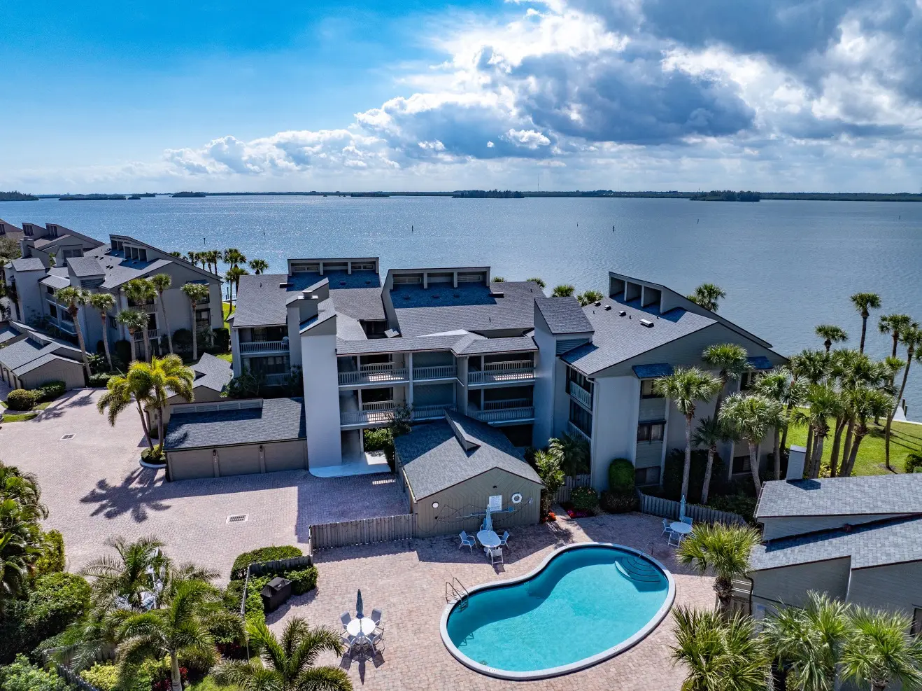 West Condos 1001 Bay Rd